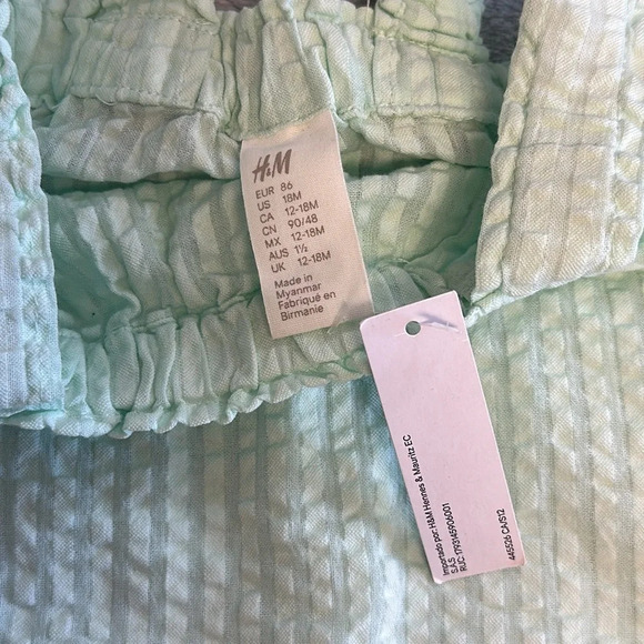 H&M - NWT - sleeveless sun dress. Size 12-18 months - Picture 2 of 3